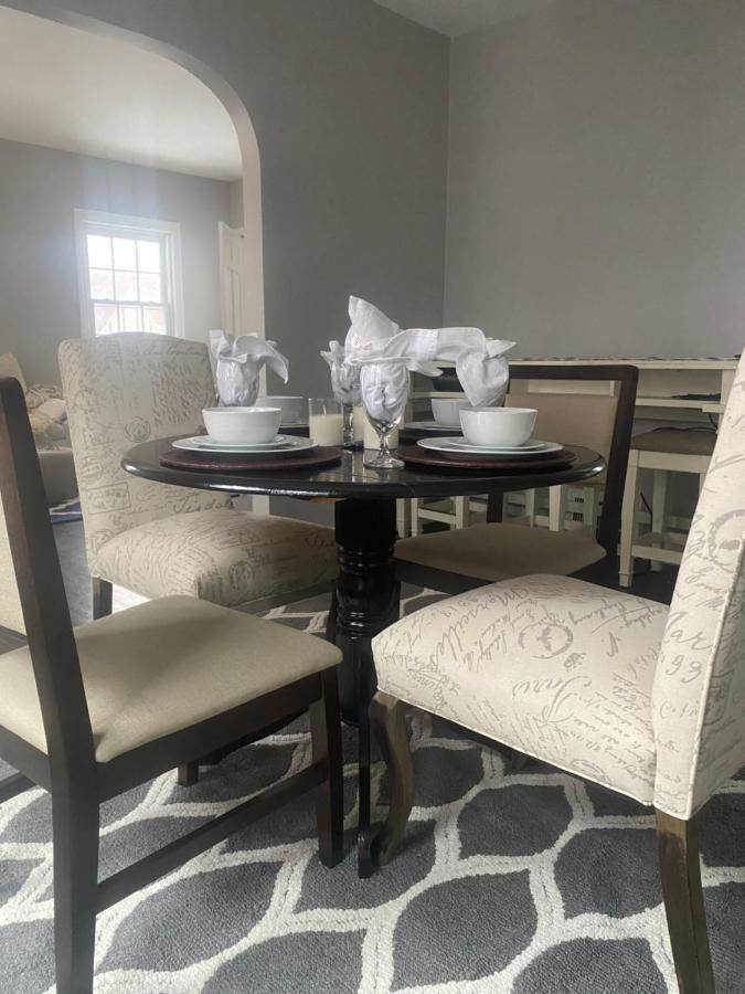 Cozy, Upstairs Apartment Pets Welcome With Fee Family Friendly Close To Everything Κλίβελαντ Εξωτερικό φωτογραφία