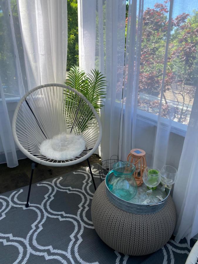 Cozy, Upstairs Apartment Pets Welcome With Fee Family Friendly Close To Everything Κλίβελαντ Εξωτερικό φωτογραφία