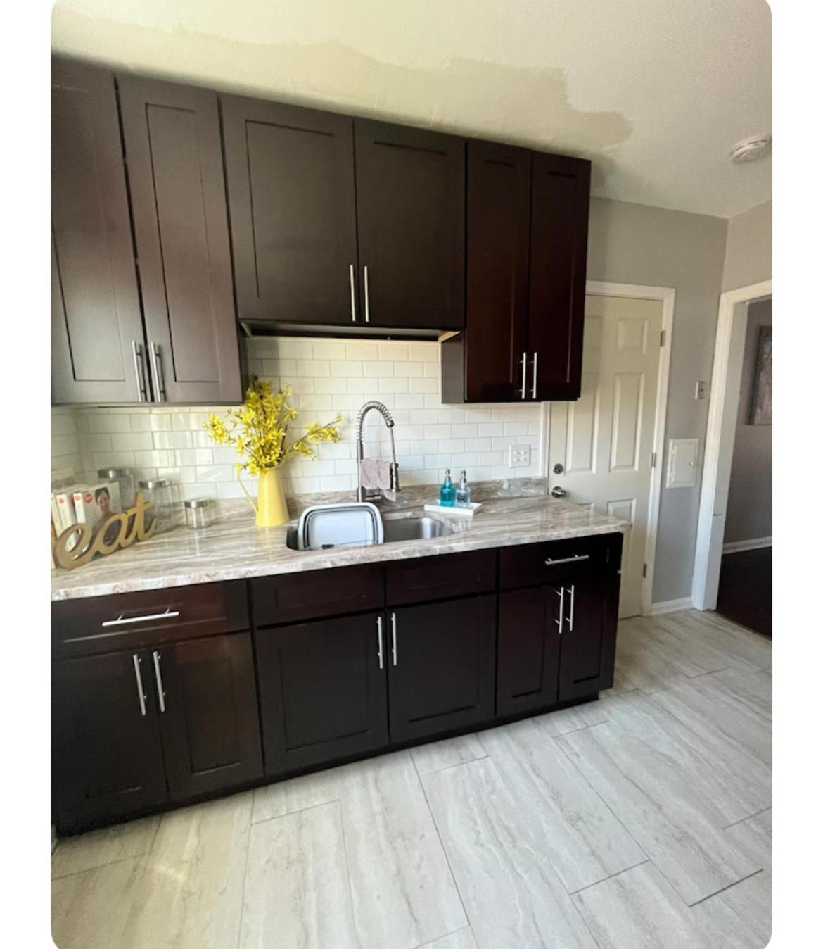 Cozy, Upstairs Apartment Pets Welcome With Fee Family Friendly Close To Everything Κλίβελαντ Εξωτερικό φωτογραφία